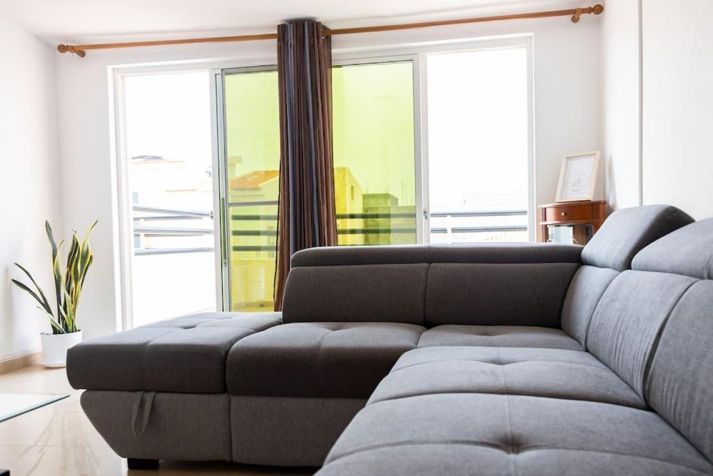 3 Bedroom Apt, Free Wifi & Ac, Cidadela - Lcgr ปรายา ภายนอก รูปภาพ