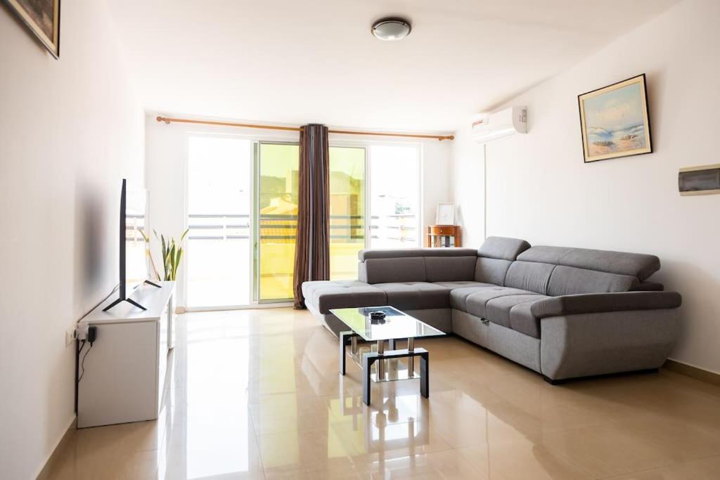 3 Bedroom Apt, Free Wifi & Ac, Cidadela - Lcgr ปรายา ภายนอก รูปภาพ